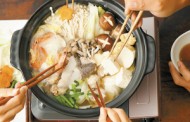 Pourquoi les Chinois mangent-ils avec des baguettes ?