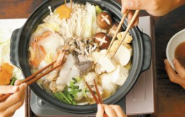 Pourquoi les Chinois mangent-ils avec des baguettes ?