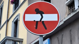 Panneau d'interdiction insolite