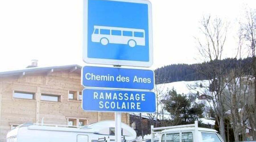 Ramassage scolaire et chemin des anes