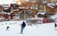 Ils descendent une piste avec un matelas