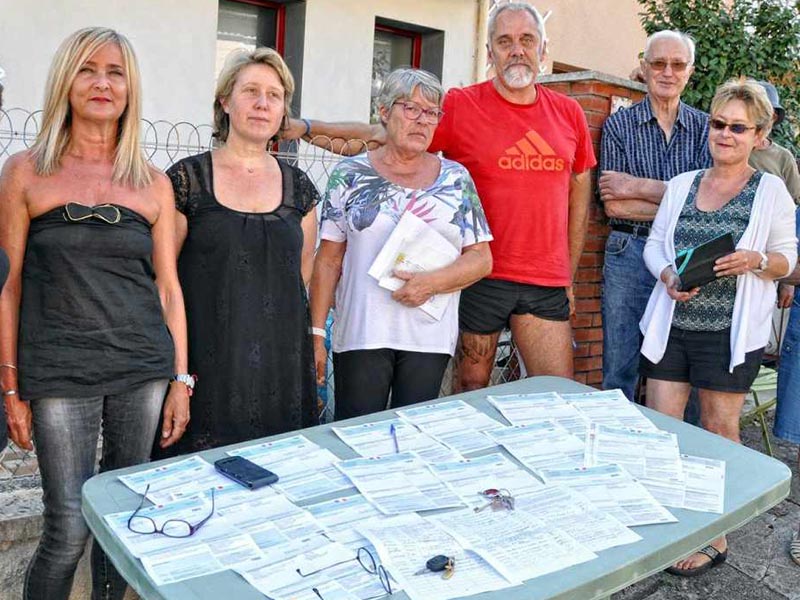 5 000 € de PV pour s'être garés sur le trottoir devant chez eux