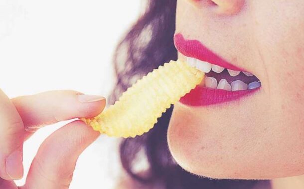 Chips, cacahuètes : par quoi les remplacer pour un apéro minceur ?